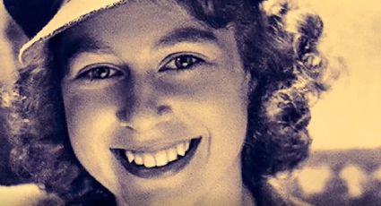 El video que es furor por recorrer la sonrisa de Isabel II a lo largo de 90 años