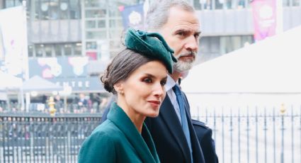 La Reina Letizia nos enseña cómo lucir un abrigo color verde