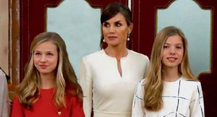 Leonor y Sofía le usan estas prendas a su mamá, la reina Letizia