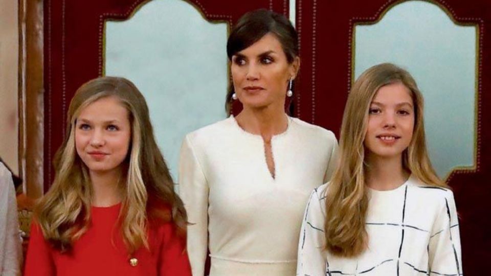 Reina Letizia y sus hijas Fuente: Pinterest