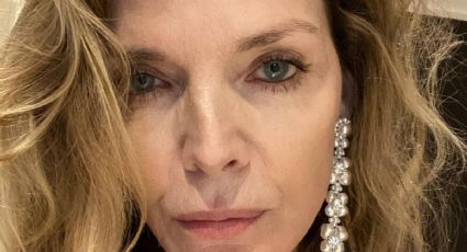 Michelle Pfeiffer, espléndida a los 64 años con un vestido de largo midi