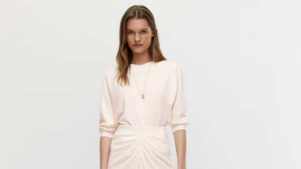 Vestidos básicos y elegantes por menos de 40 euros. Fuente: Instagram @massimodutti