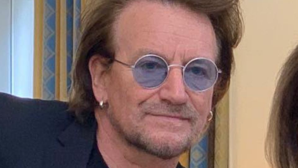 Bono cuenta detalles de su vida en un nuevo libro. Fuente: Instagram @U2