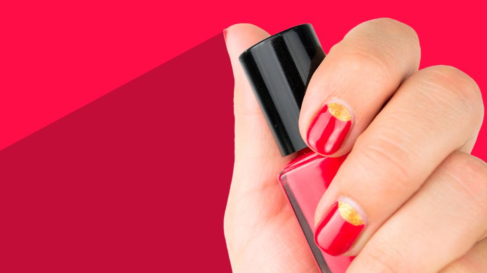 Así puedes lograr la manicura medialuna, la nueva obsesión del verano. Fuente: Producción Panorama