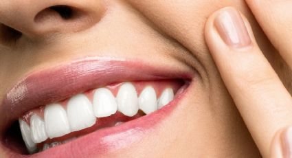 5 trucos caseros con ingredientes naturales para blanquear los dientes