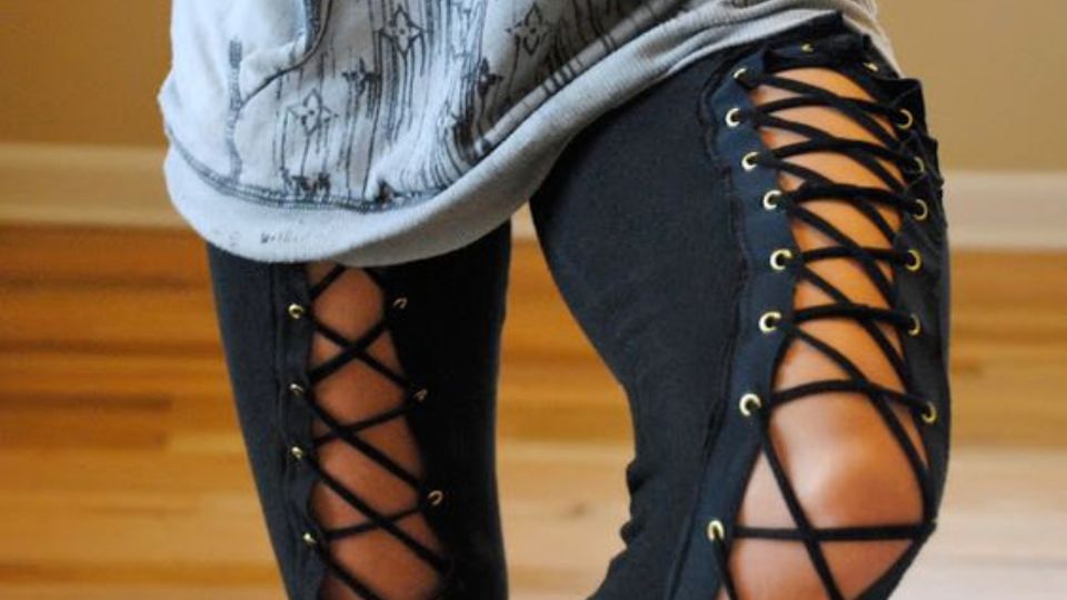 ’Pantalones lace up’ para definir las piernas después de los 40. Fuente: Pinterest