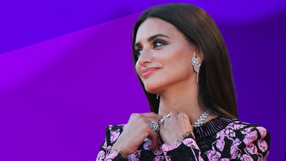 Penélope Cruz enseña cómo lucir más joven con un peinado. Fuente: producción Panorama