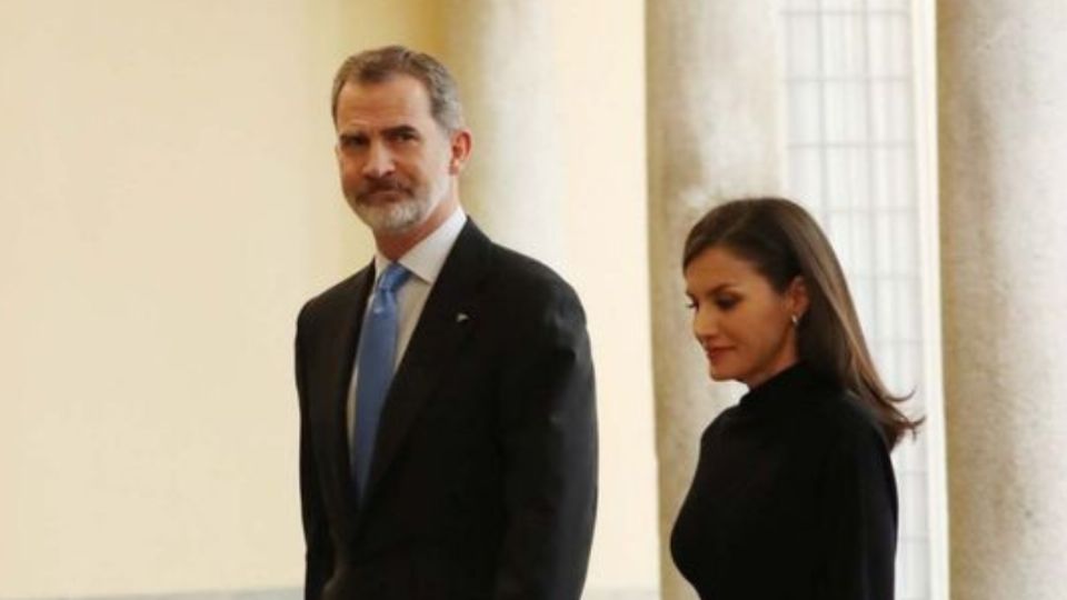 Los Reyes de España lejos de Juan Carlos I y doña Sofía en el funeral de Isabel II. Fuente: Pinterest.