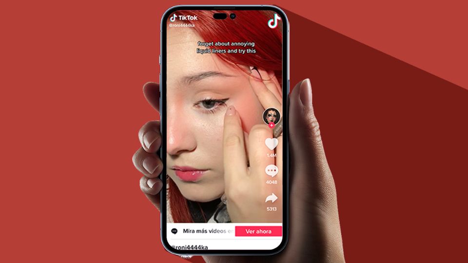 Prueba este truco con los dedos para lucir un delineado perfecto, según Tik Tok. Fuente: Producción Panorama.