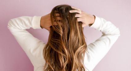 La fórmula natural para eliminar las canas sin aplicar tinte en el cabello