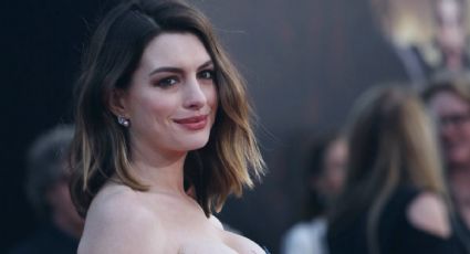 Anne Hathaway tiene los jeans slouchy que serán tendencia en el cambio de estación (y combinan con todo)