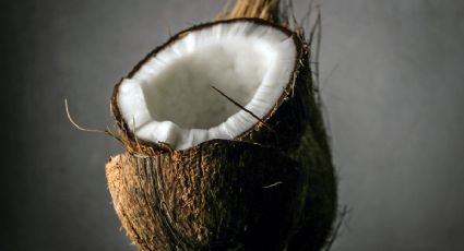 Cómo usar aceite de coco para decirle adiós a las canas