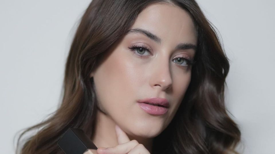 Hazal Kaya, actriz de Nuestra Historia.