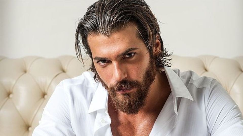 Can Yaman tiene su propio perfume.