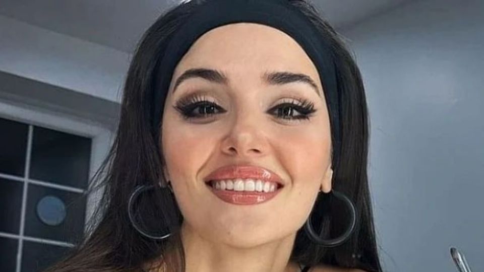 Hande Erçel.