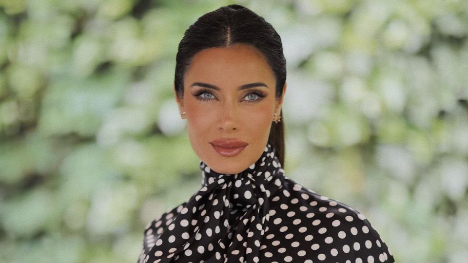 Pilar Rubio demuestra que es una de las mujeres más bellas con este bañador cut out. Fuente: Instagram @pilarrubio