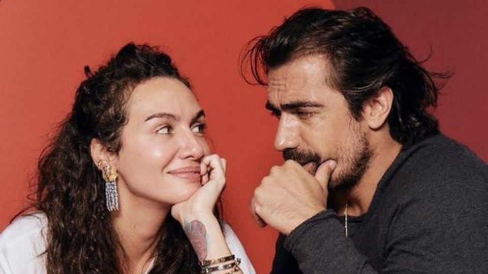 Birce Akalay e Ibrahim Celikkol cada vez más juntos.