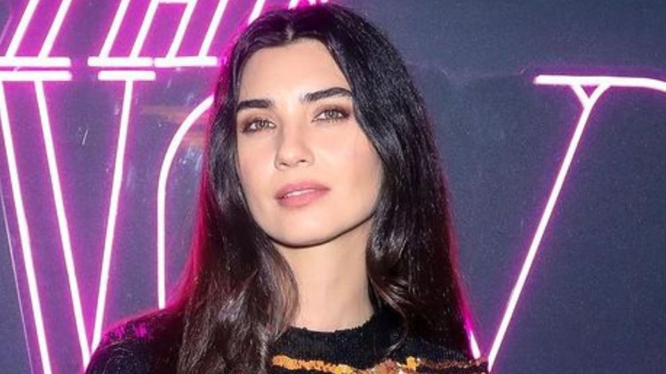 Tuba Büyüküstün, actriz de Mi otra yo. Fuente: instagram @tubabustun.official.