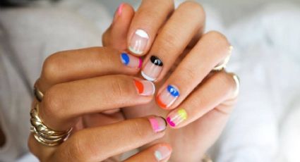 Luce diferente a las demás con esta manicura mismatch