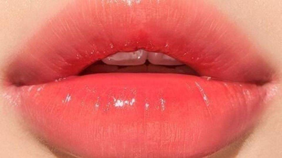 'Lip flip' la ténica para lograr labios voluminosos como Angelina Jolie pero de forma natural. Fuente: Pinterest.