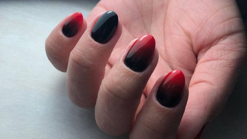 Manicura black: 4 ideas de diseños del tono de esmalte que nunca pasa de moda. Fuente: instagram @csaszarszimi_nails