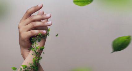 Así es la manicura natural glow que mejor sienta a las mujeres +50