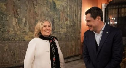 Hillary Clinton baila la ‘Macarena’, en Sevilla