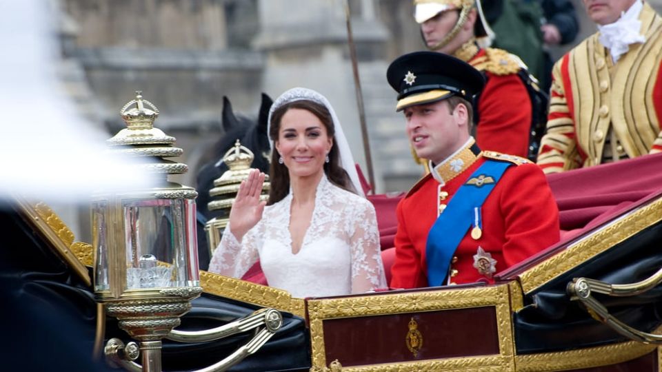 Descubre los anillos de compromiso de los royals.