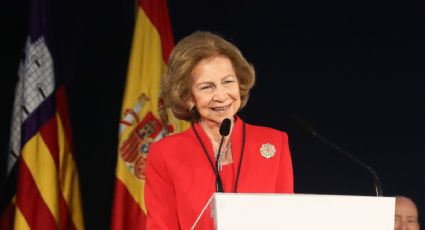 La Reina Sofia recibe, emocionada y feliz, la medalla de las Islas Baleares