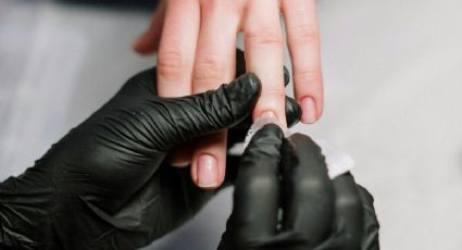 ¿Cómo eliminar la manicura en gel o semipermanente en casa SIN dañar las uñas?