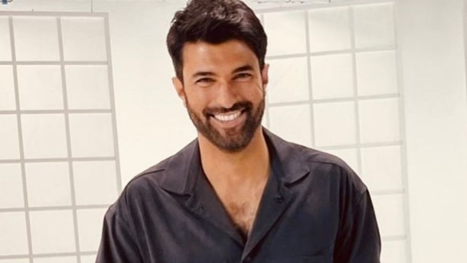 Mira la imagen que tenía el actor antes de comenzar en el mundo de la televisión y el cine. Fuente: Instagram @enginakyurek
