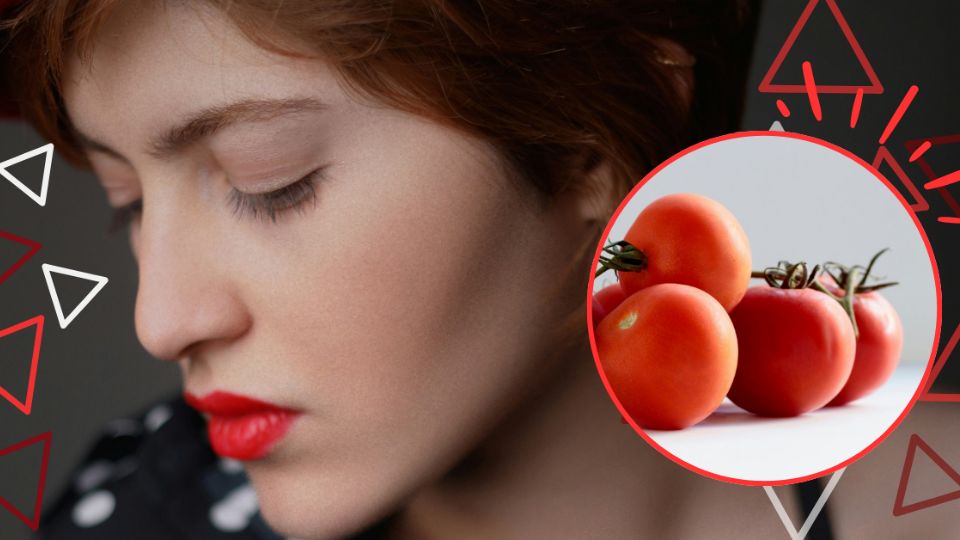 Haz un exfoliante con tomate para aclarar tu piel.