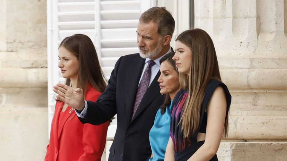 Los reyes Felipe y Letizia celebraron el aniversario de la corona con Leonor y Sofía