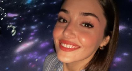 Hande Erçel lleva las uñas decoradas más elegantes que van con cualquier outfit