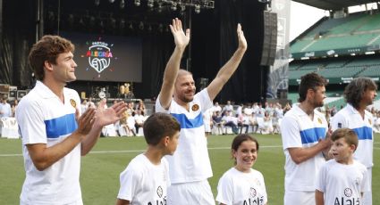 Artistas y futbolistas se unen en el estadio Benito Villamarín para recaudar fondos (FOTOS)