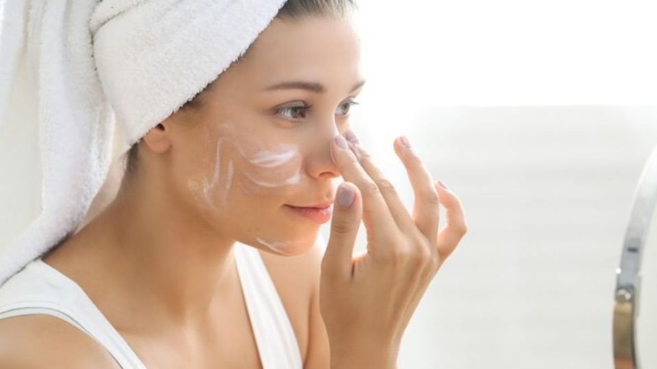 Mejora la apariencia de tu piel con esta mascarilla. Foto: Freepik