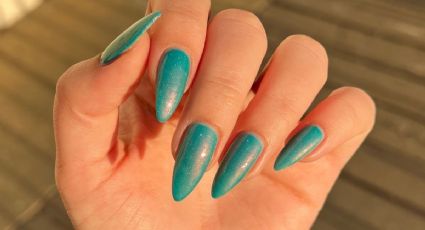 5 ideas bonitas y creativas de uñas azul turquesa para verano