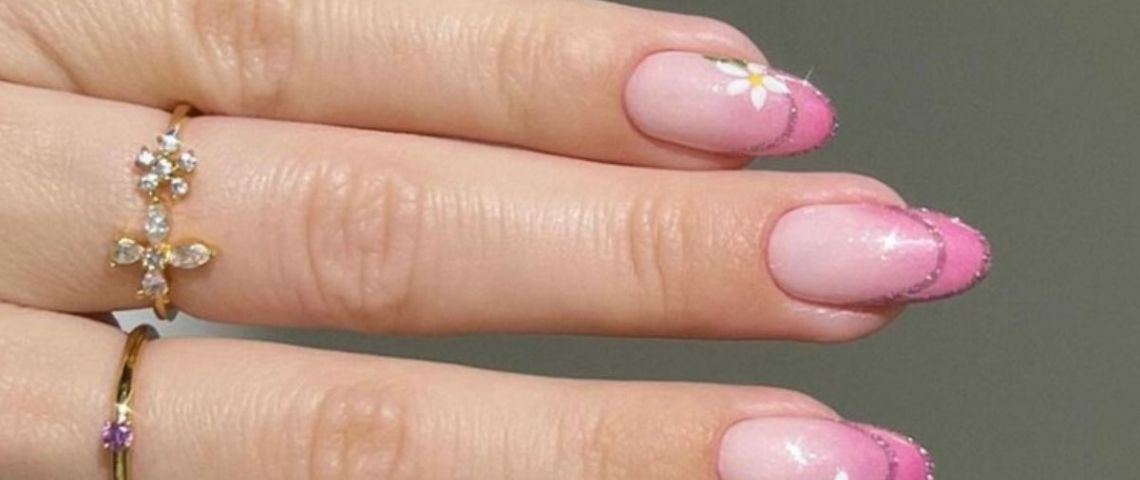 Colores de uñas que alargan los dedos y rejuvenecen las manos