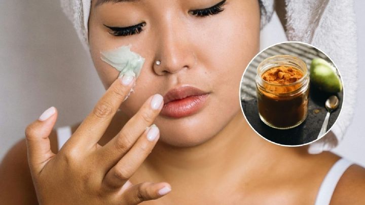 Haz la mascarilla de miel que elimina manchas y deja la piel luminosa